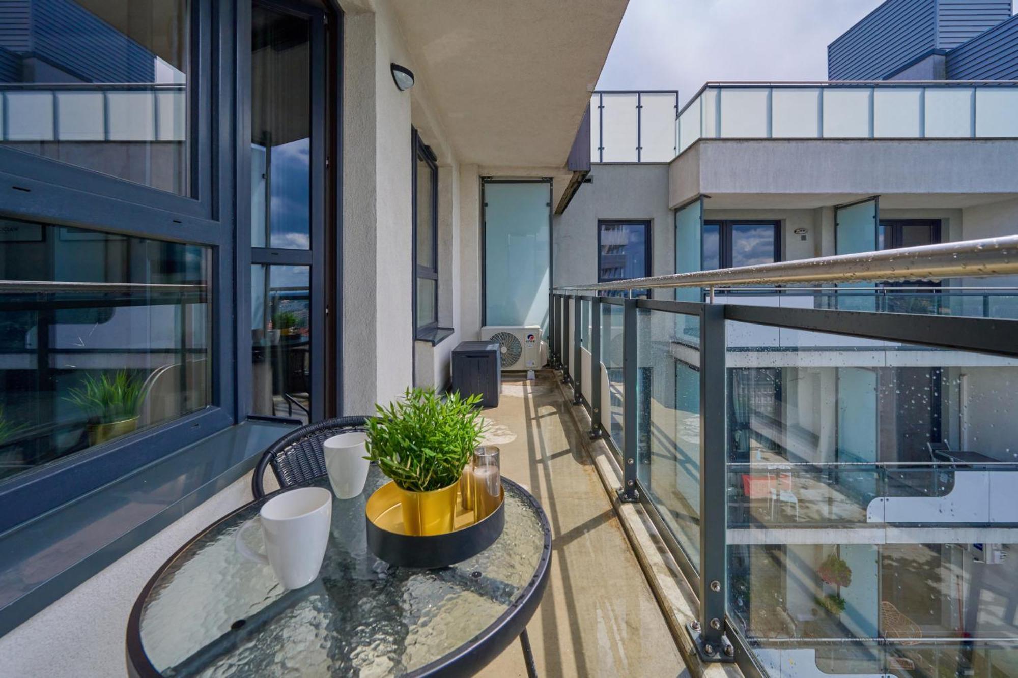 Odra Tower Apartment Center Of Wroclaw By Renters Prestige Экстерьер фото